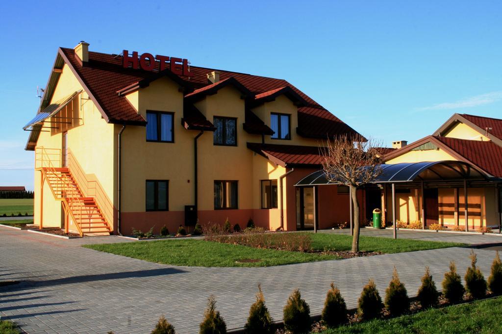 Hotel Kuznia Oberza Polska Łysomice Kültér fotó