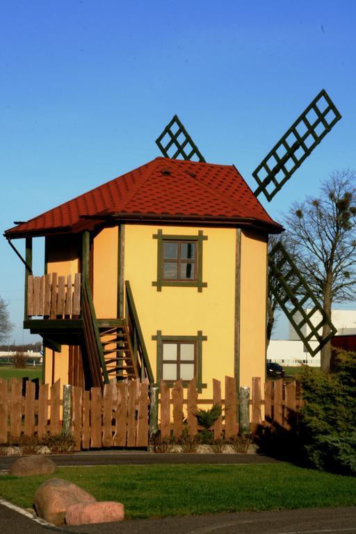 Hotel Kuznia Oberza Polska Łysomice Kültér fotó