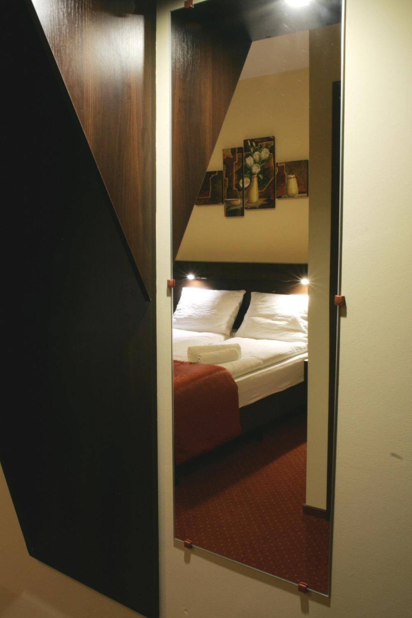 Hotel Kuznia Oberza Polska Łysomice Kültér fotó