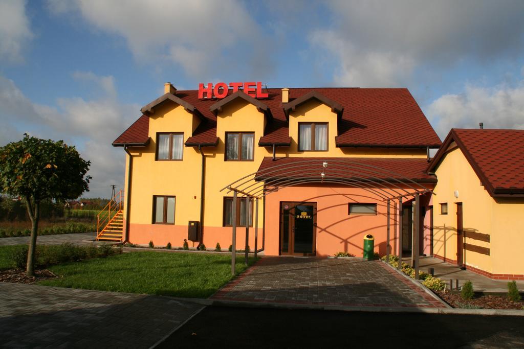 Hotel Kuznia Oberza Polska Łysomice Kültér fotó